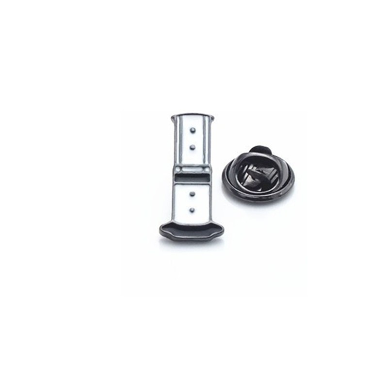 Pin en Forma de AeroPress - Accesorio para Amantes del Café